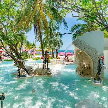 Oasis Palm-3